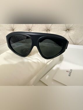 NIB Moncler ME8014U ZYRA 0ME8014U MADE IN ITALY SUNGLASSES